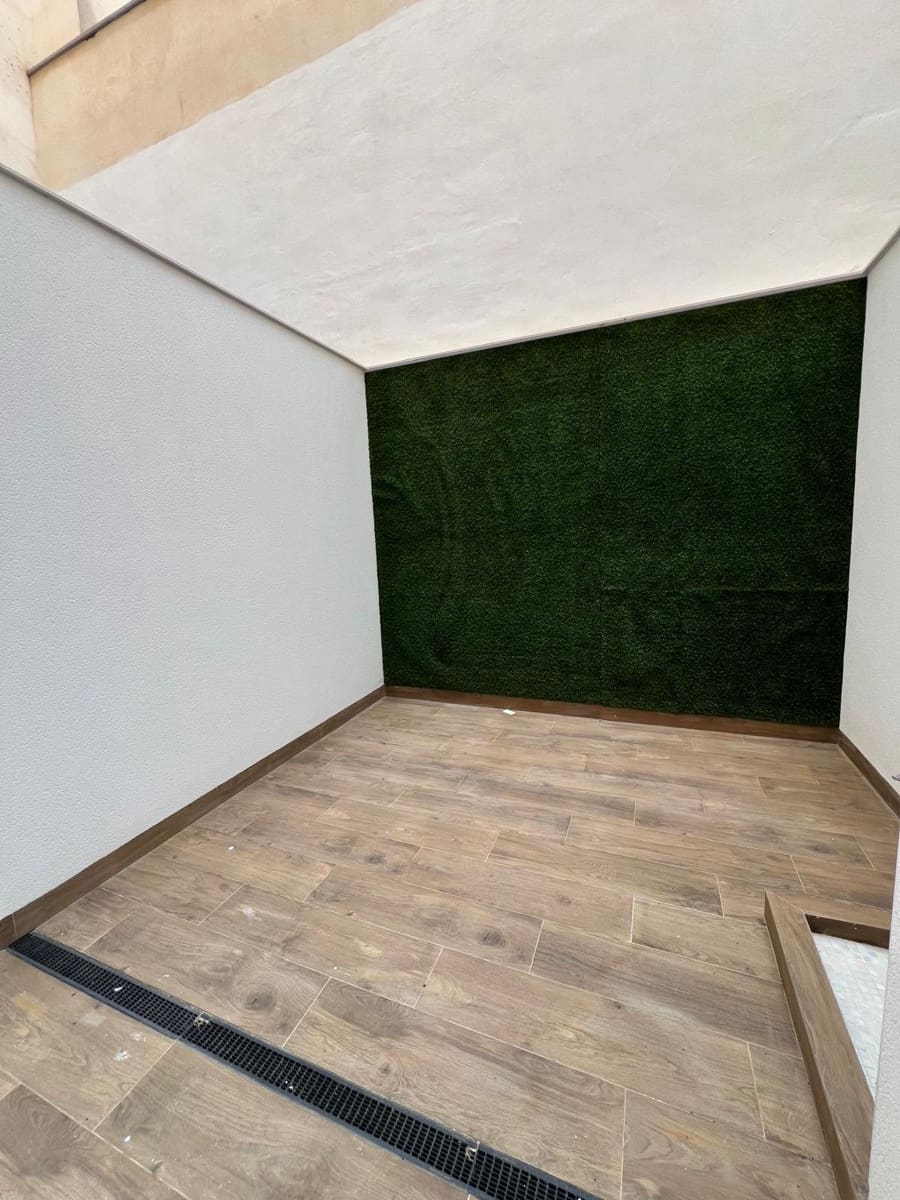 2 makuuhuone Ranta-asunto myytävänä paikassa Torrevieja - 230 000 € (Ref: 9630533)