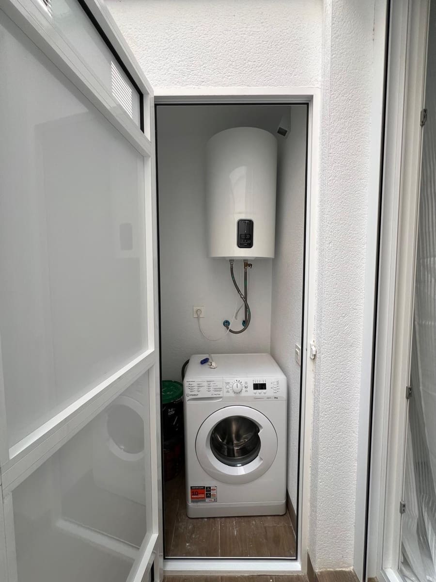 2 makuuhuone Ranta-asunto myytävänä paikassa Torrevieja - 230 000 € (Ref: 9630533)