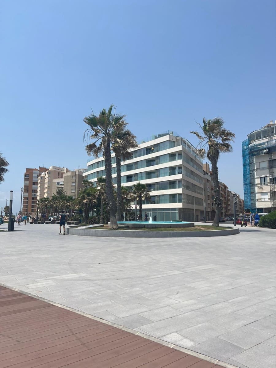 2 sypialnia Apartament na sprzedaż w Torrevieja z basenem - 325 000 € (Ref: 9630535)