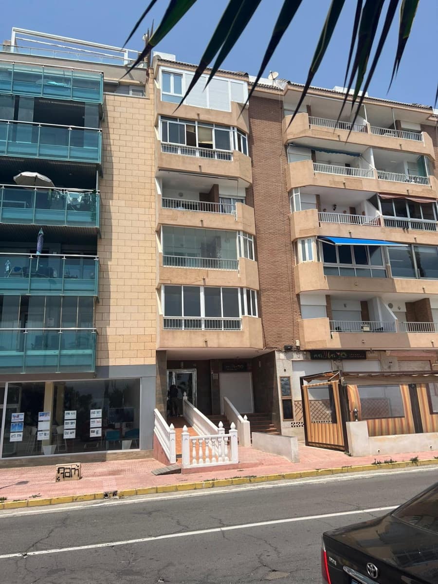 2 sypialnia Apartament na sprzedaż w Torrevieja z basenem - 325 000 € (Ref: 9630535)