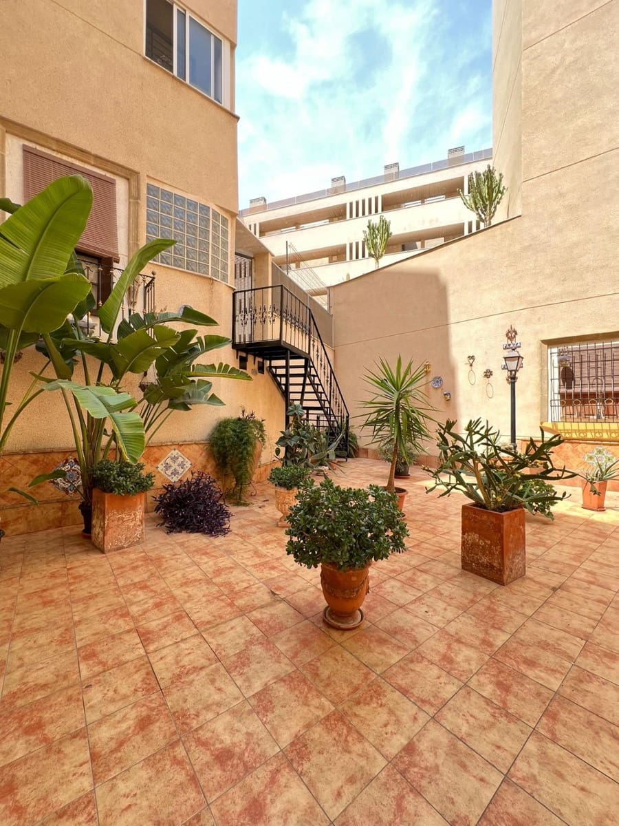 2 sypialnia Apartament na sprzedaż w Torrevieja z basenem - 325 000 € (Ref: 9630535)