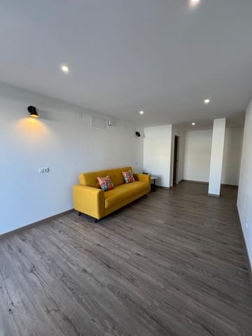 4 makuuhuone Huvila myytävänä paikassa Torreblanca, Torrevieja mukana uima-altaan 
autotalli - 369 000 € (Ref: 9644996)