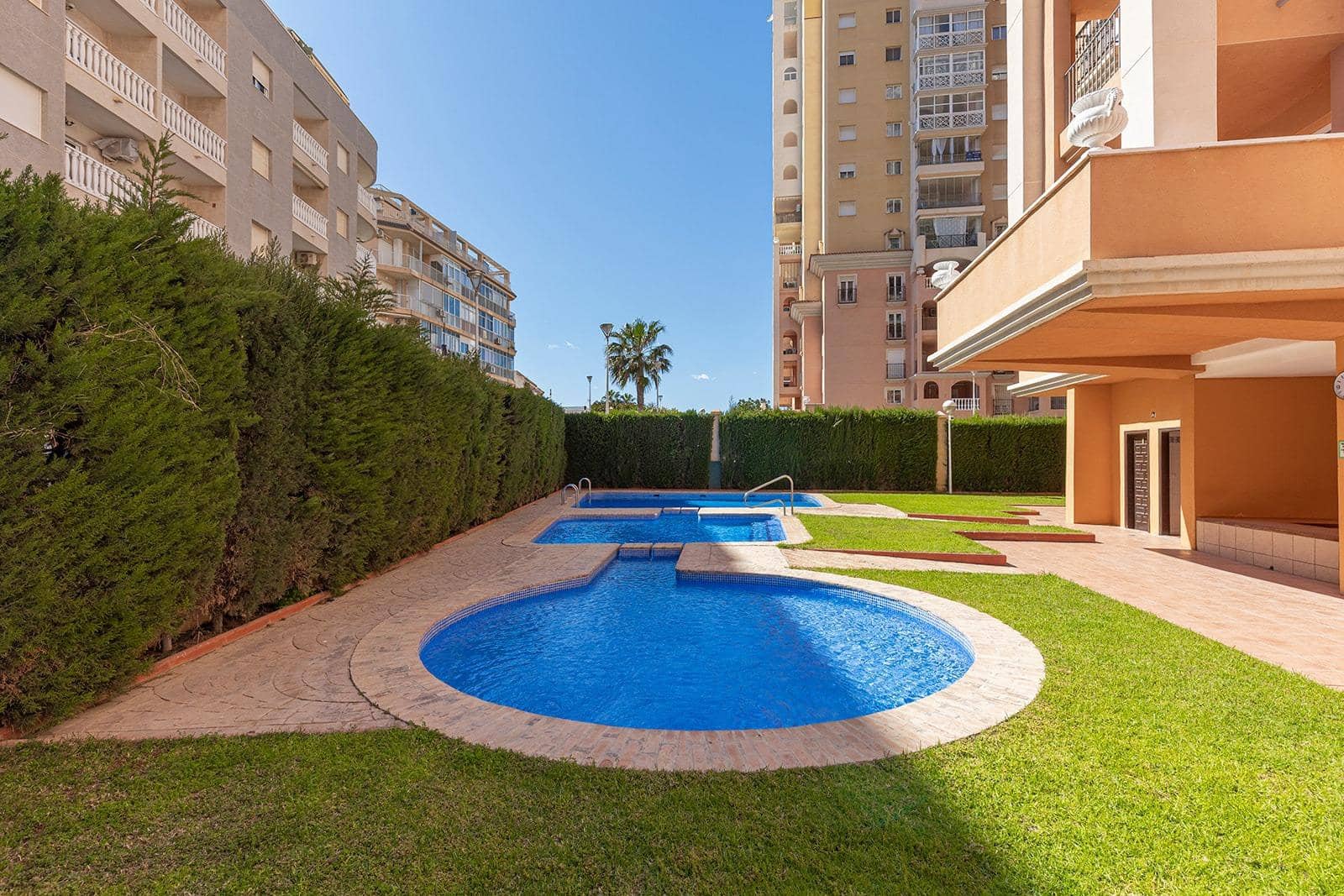 2 bedroom Apartment for sale in Torrevieja with pool - € 275,000 (Ref: 9755651)