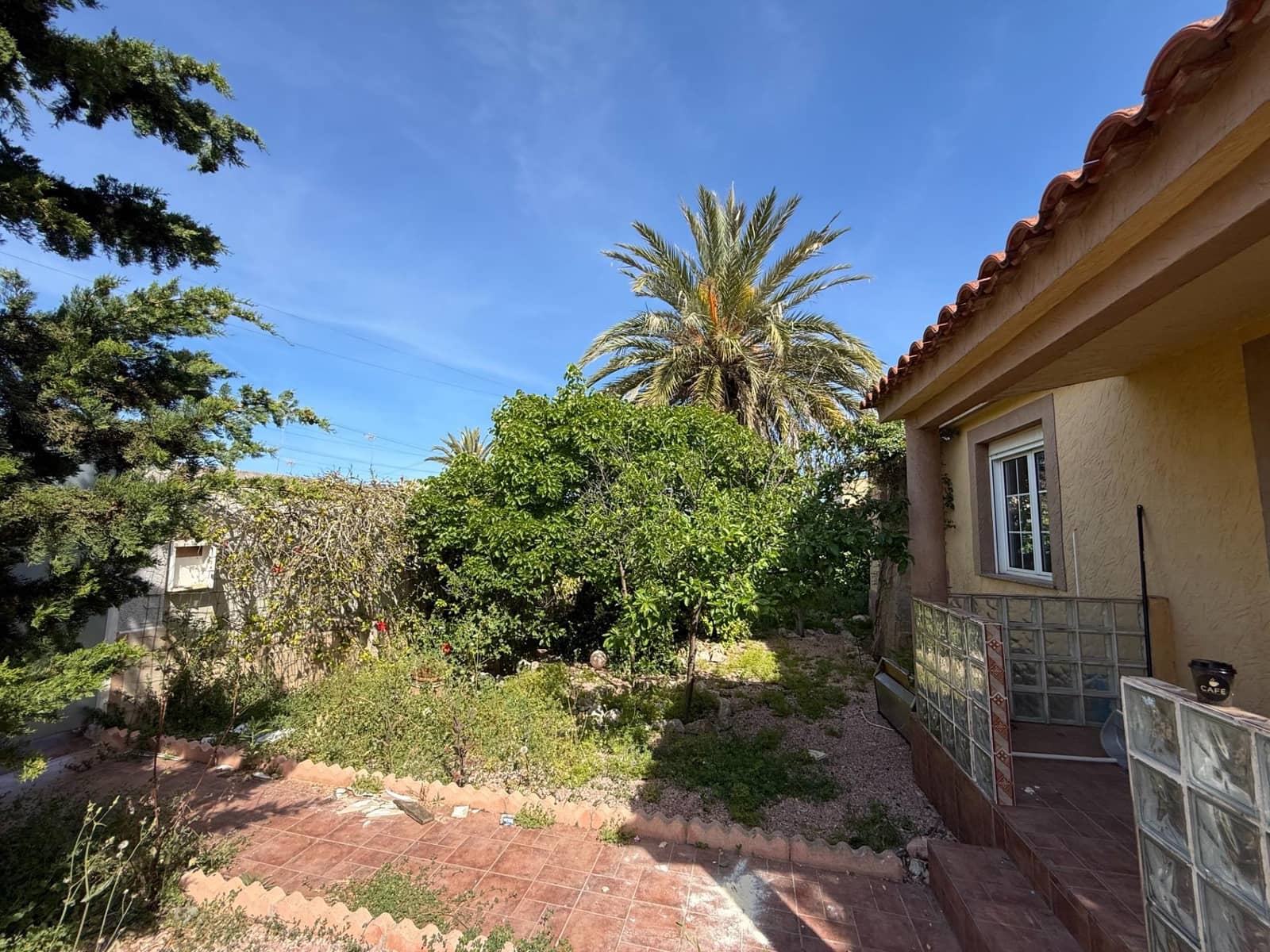 4 makuuhuone Huvila myytävänä paikassa Torrevieja mukana 
autotalli - 425 000 € (Ref: 9794585)