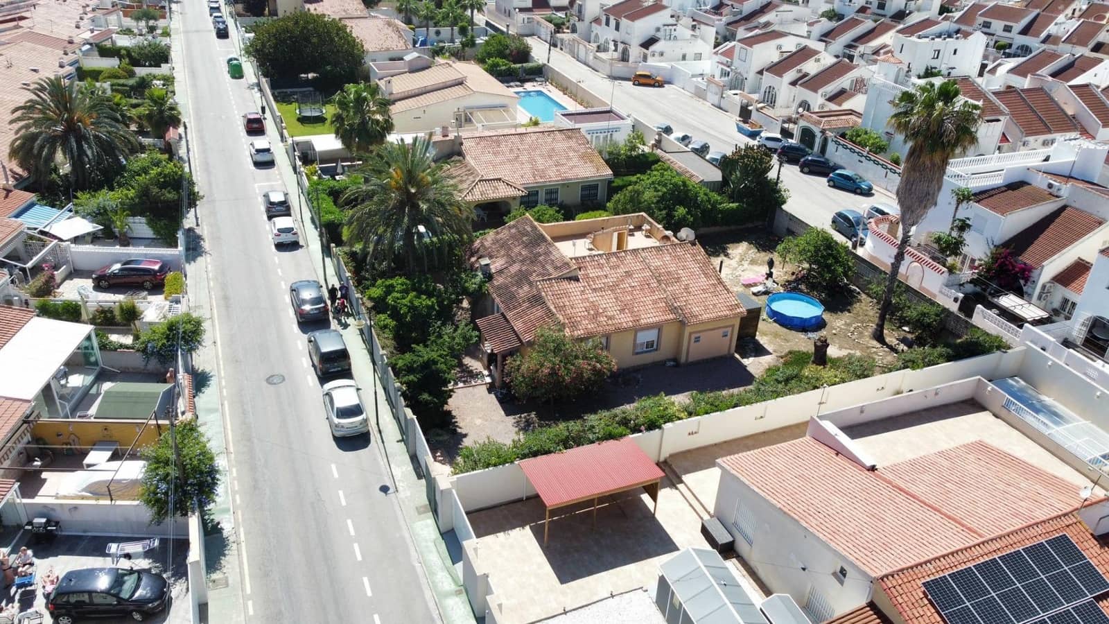 4 makuuhuone Huvila myytävänä paikassa Torrevieja mukana 
autotalli - 425 000 € (Ref: 9794585)