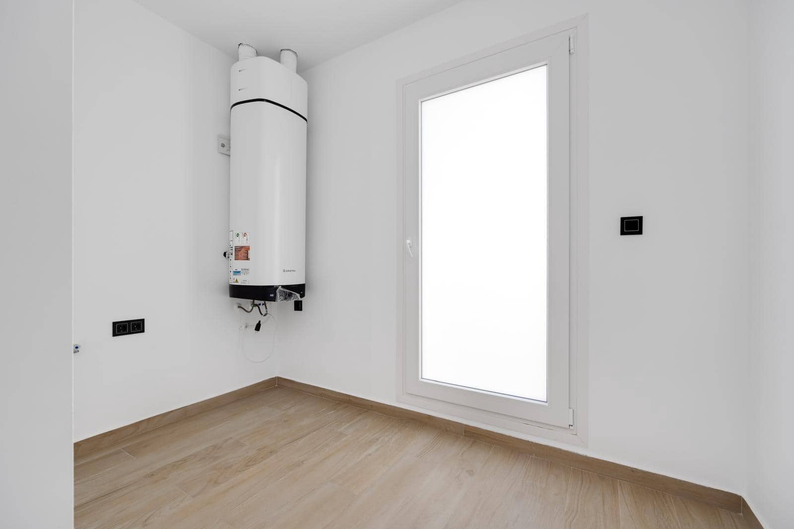 3 makuuhuone Huvila myytävänä paikassa Aguas Nuevas mukana 
autotalli - 598 000 € (Ref: 9804283)