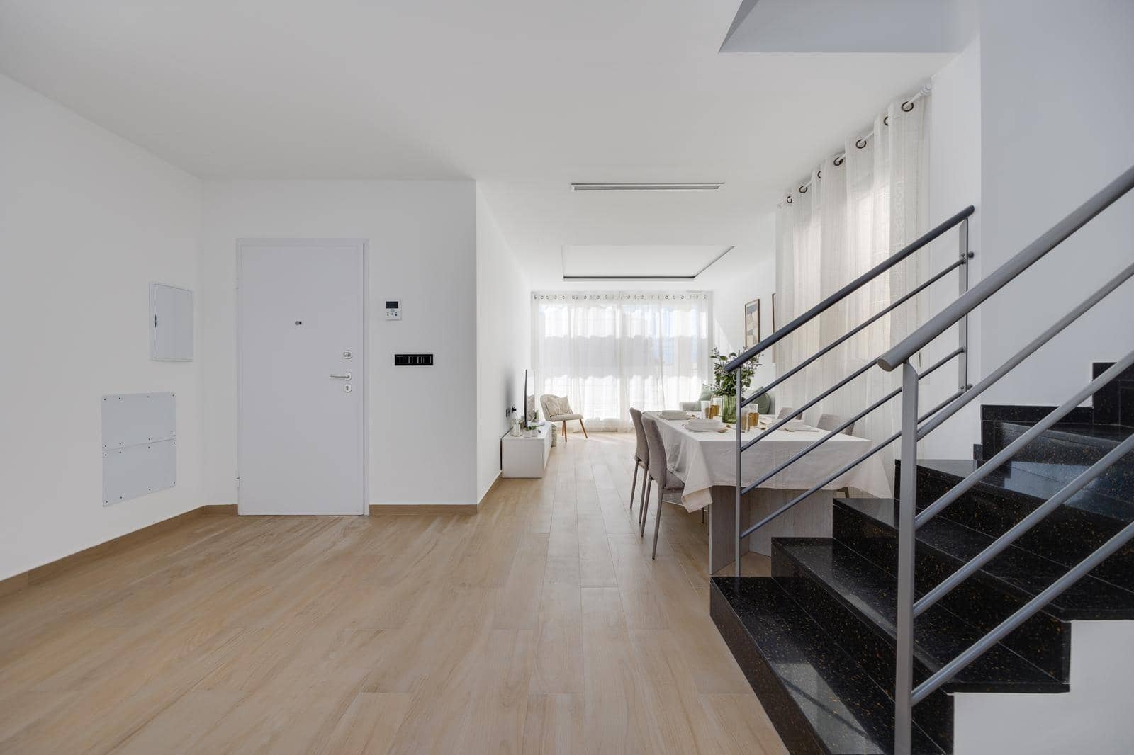 3 makuuhuone Huvila myytävänä paikassa Aguas Nuevas mukana 
autotalli - 598 000 € (Ref: 9804283)