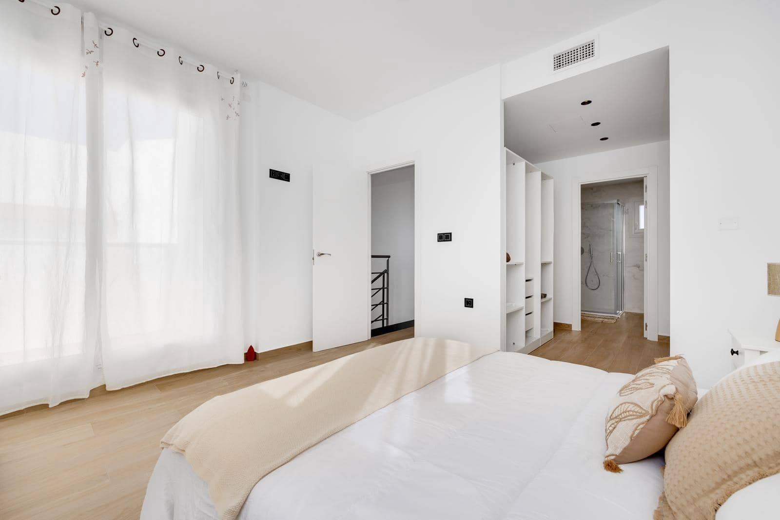 3 makuuhuone Huvila myytävänä paikassa Aguas Nuevas mukana 
autotalli - 598 000 € (Ref: 9804283)