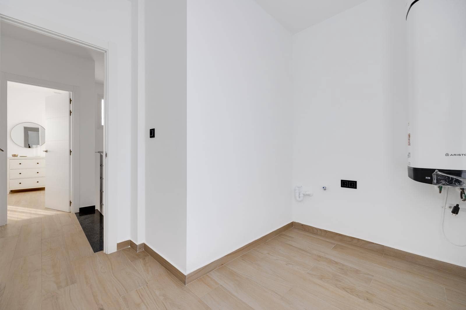 3 makuuhuone Huvila myytävänä paikassa Aguas Nuevas mukana 
autotalli - 598 000 € (Ref: 9804283)