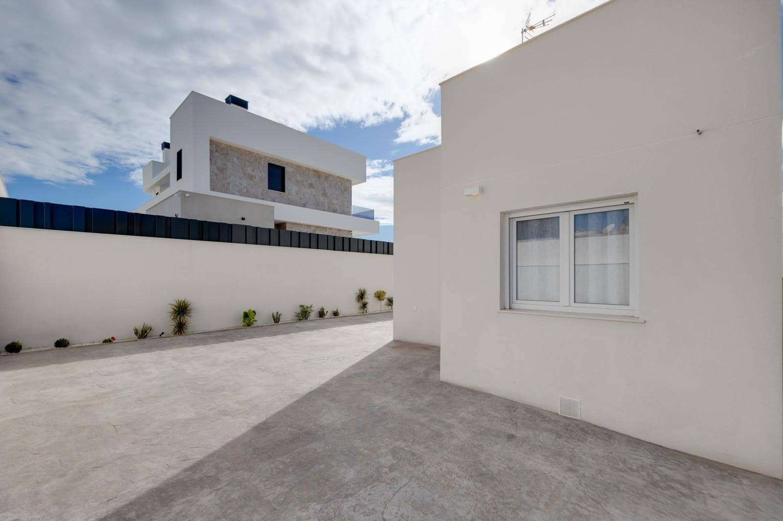 3 makuuhuone Huvila myytävänä paikassa Aguas Nuevas mukana 
autotalli - 598 000 € (Ref: 9804283)