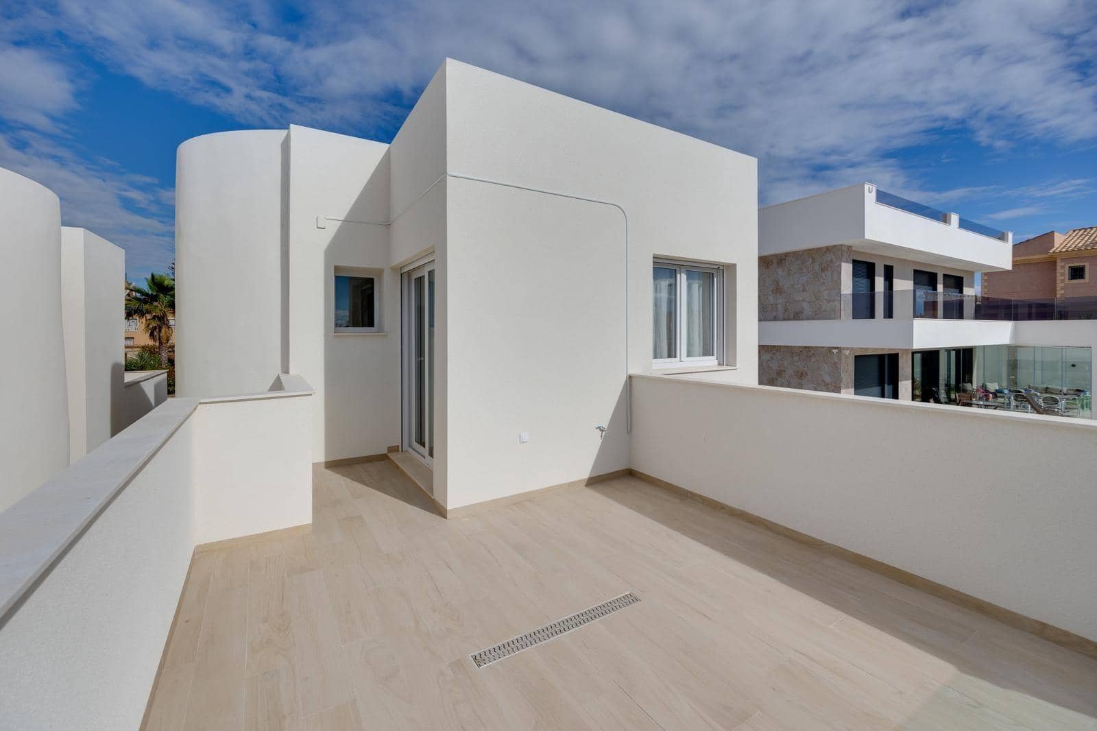 3 makuuhuone Huvila myytävänä paikassa Aguas Nuevas mukana 
autotalli - 598 000 € (Ref: 9804283)