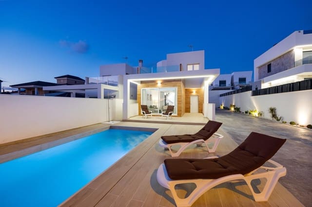 3 makuuhuone Huvila myytävänä paikassa Aguas Nuevas, Torrevieja mukana 
autotalli - 598 000 € (Ref: 9804283)