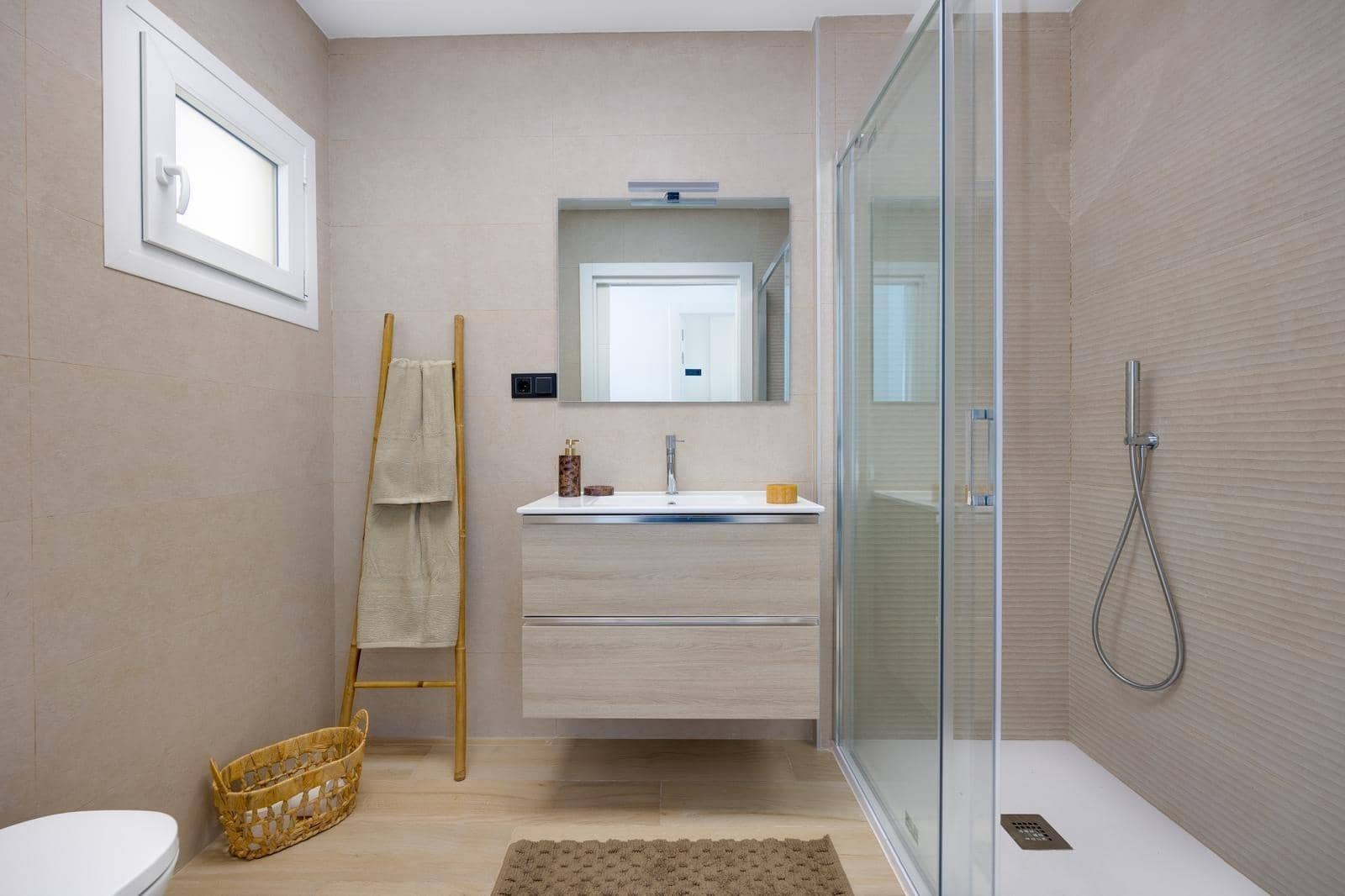 3 makuuhuone Huvila myytävänä paikassa Aguas Nuevas mukana 
autotalli - 598 000 € (Ref: 9804283)