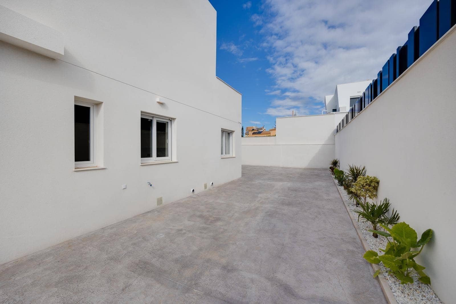 3 makuuhuone Huvila myytävänä paikassa Aguas Nuevas mukana 
autotalli - 598 000 € (Ref: 9804283)