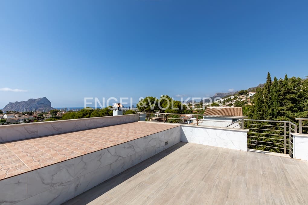 5 sovrum Villa till salu i Calpe / Calp med pool garage - 820 000 € (Ref: 10000226)