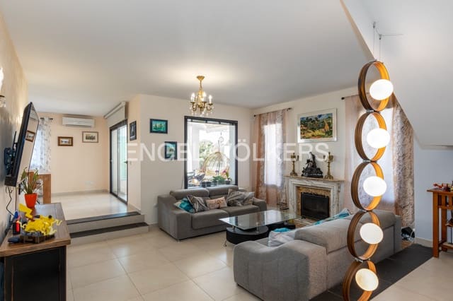 5 sovrum Villa till salu i Calpe / Calp med pool garage - 820 000 € (Ref: 10000226)