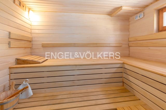 5 sovrum Villa till salu i Calpe / Calp med pool garage - 820 000 € (Ref: 10000226)