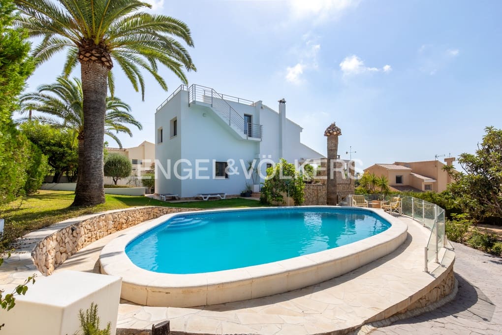 5 sovrum Villa till salu i Calpe / Calp med pool garage - 820 000 € (Ref: 10000226)