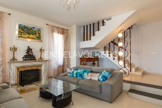 5 sovrum Villa till salu i Calpe / Calp med pool garage - 820 000 € (Ref: 10000226)