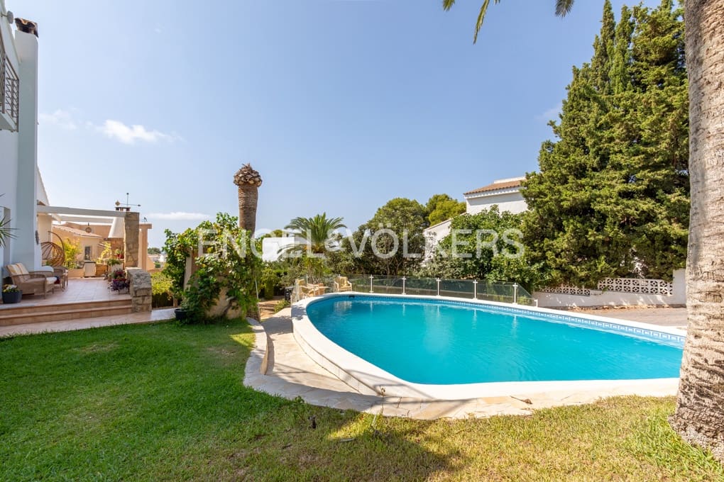5 sovrum Villa till salu i Calpe / Calp med pool garage - 820 000 € (Ref: 10000226)