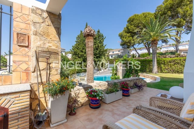 5 sovrum Villa till salu i Calpe / Calp med pool garage - 820 000 € (Ref: 10000226)