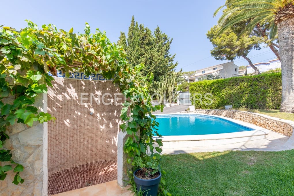 5 sovrum Villa till salu i Calpe / Calp med pool garage - 820 000 € (Ref: 10000226)