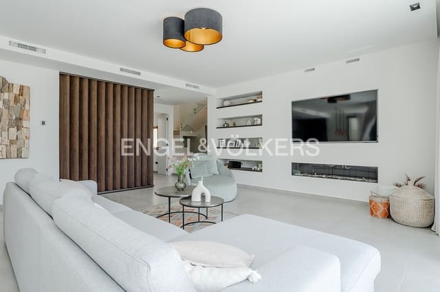 4 soverom Villa til salgs i Benissa med svømmebasseng garasje - € 2 195 000 (Ref: 10000227)