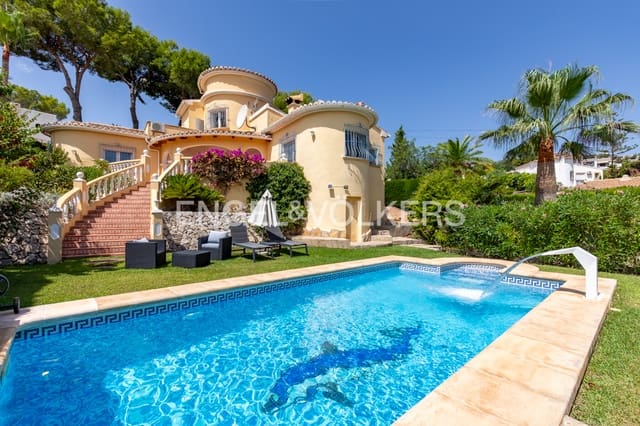 3 sypialnia Willa na sprzedaż w Moraira, Teulada-Moraira z basenem garażem - 780 000 € (Ref: 10000228)