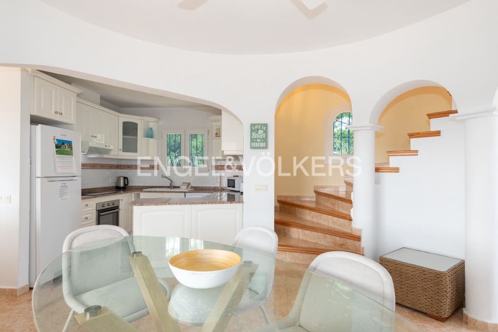 3 sypialnia Willa na sprzedaż w Moraira z basenem garażem - 780 000 € (Ref: 10000228)