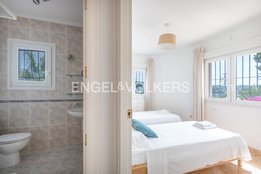 3 sypialnia Willa na sprzedaż w Moraira z basenem garażem - 780 000 € (Ref: 10000228)