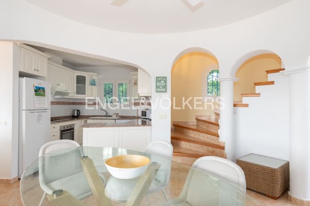 3 sypialnia Willa na sprzedaż w Moraira, Teulada-Moraira z basenem garażem - 780 000 € (Ref: 10000228)