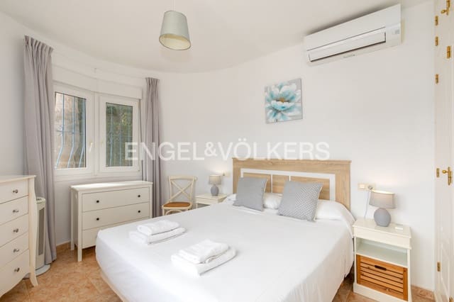 3 sypialnia Willa na sprzedaż w Moraira, Teulada-Moraira z basenem garażem - 780 000 € (Ref: 10000228)