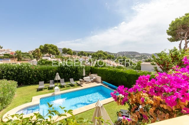 3 sypialnia Willa na sprzedaż w Moraira, Teulada-Moraira z basenem garażem - 780 000 € (Ref: 10000228)