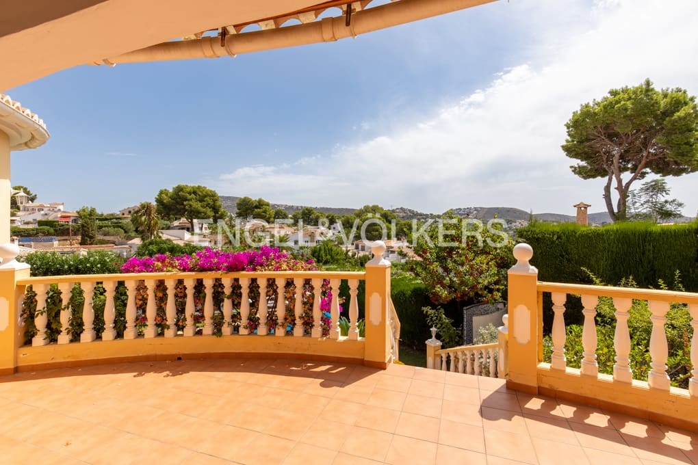 3 sypialnia Willa na sprzedaż w Moraira z basenem garażem - 780 000 € (Ref: 10000228)