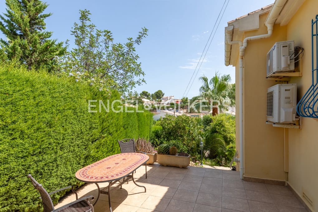 3 sypialnia Willa na sprzedaż w Moraira z basenem garażem - 780 000 € (Ref: 10000228)