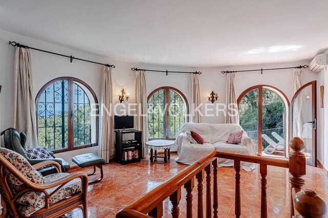 Chalet de 4 habitaciones en Montemar, Benissa en venta con piscina - 340.000 € (Ref: 10004380)