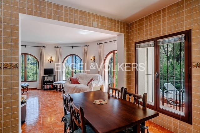 Chalet de 4 habitaciones en Montemar, Benissa en venta con piscina - 340.000 € (Ref: 10004380)