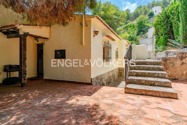 Chalet de 4 habitaciones en Montemar, Benissa en venta con piscina - 340.000 € (Ref: 10004380)