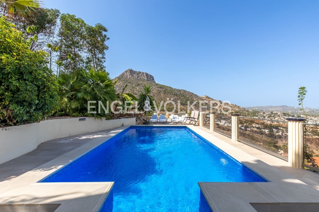 3 slaapkamer Villa te koop in Calpe / Calp met zwembad garage - € 829.000 (Ref: 10009692)