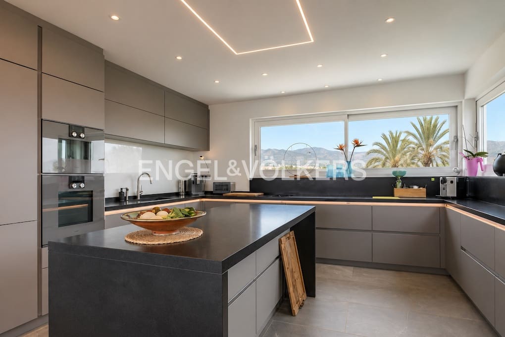 3 quarto Moradia para venda em Altea com piscina garagem - 2 675 000 € (Ref: 10016877)