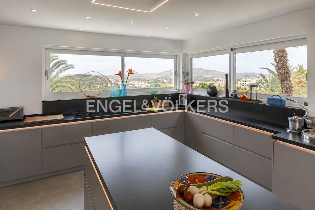 3 quarto Moradia para venda em Altea com piscina garagem - 2 675 000 € (Ref: 10016877)