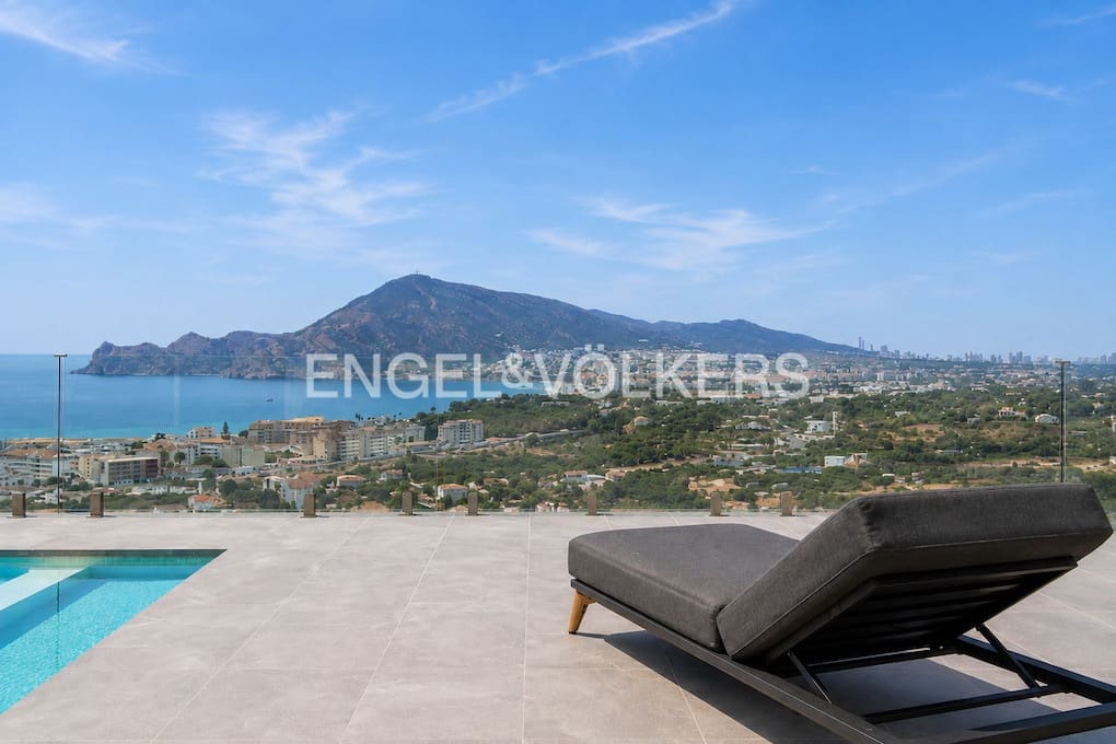 3 quarto Moradia para venda em Altea com piscina garagem - 2 675 000 € (Ref: 10016877)
