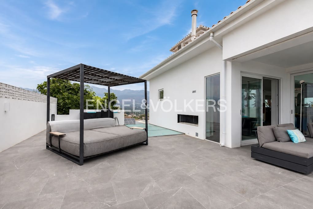 3 quarto Moradia para venda em Altea com piscina garagem - 2 675 000 € (Ref: 10016877)