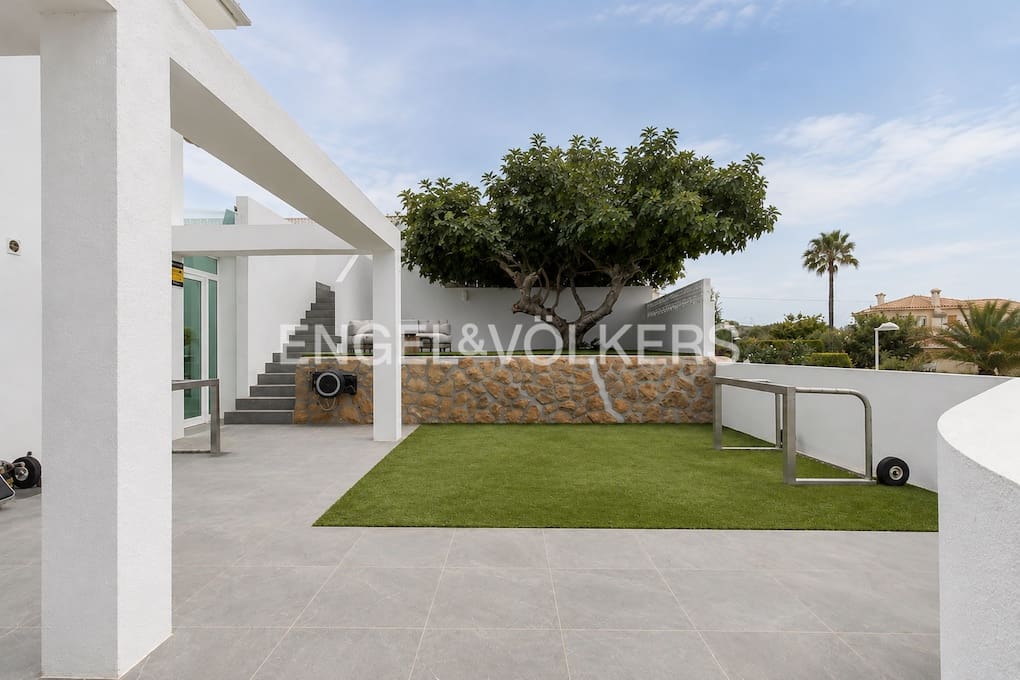 3 quarto Moradia para venda em Altea com piscina garagem - 2 675 000 € (Ref: 10016877)