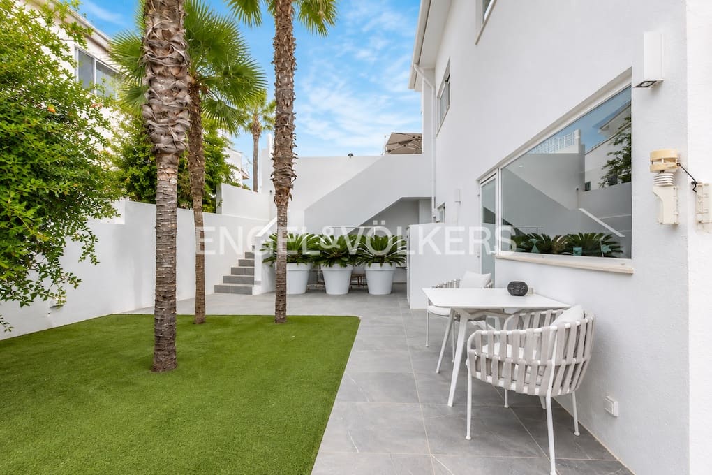 3 quarto Moradia para venda em Altea com piscina garagem - 2 675 000 € (Ref: 10016877)