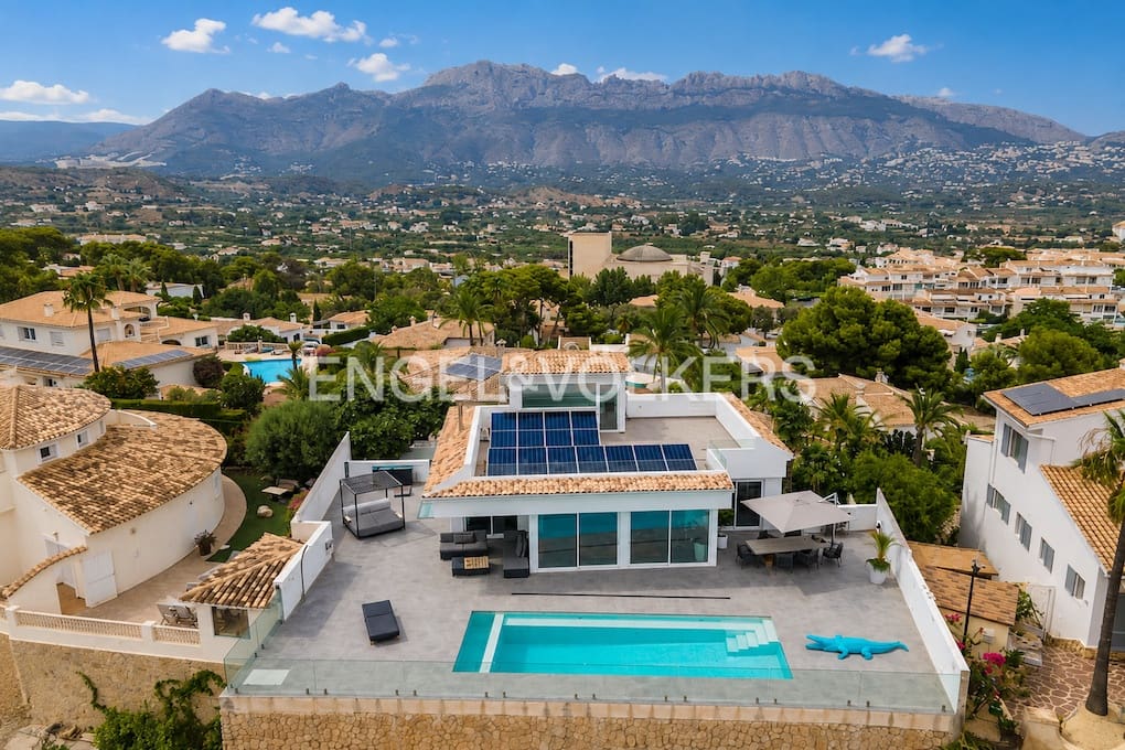 3 quarto Moradia para venda em Altea com piscina garagem - 2 675 000 € (Ref: 10016877)