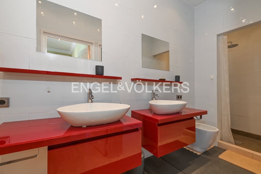 6 bedroom Villa for sale in Altea with pool garage - € 2,450,000 (Ref: 10040155)
