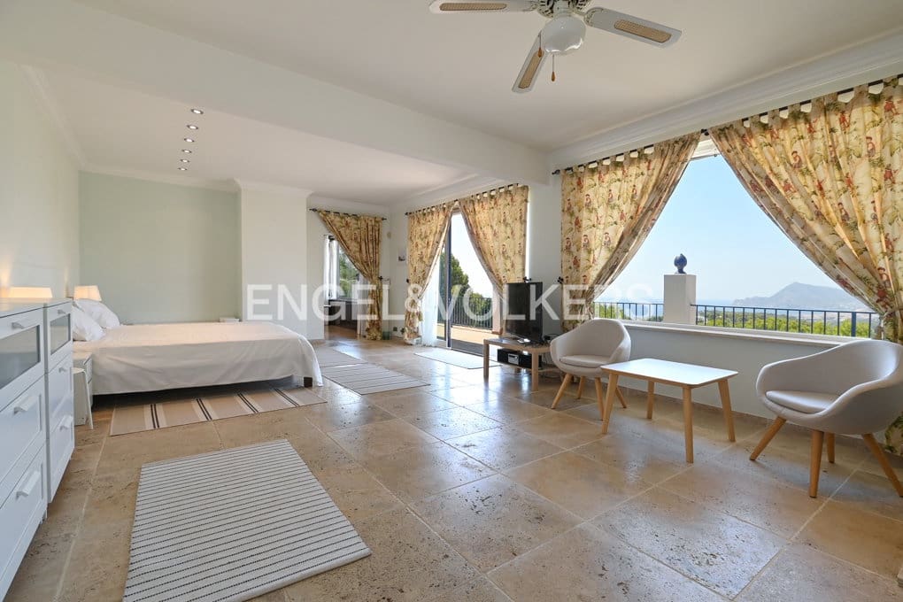 6 bedroom Villa for sale in Altea with pool garage - € 2,450,000 (Ref: 10040155)