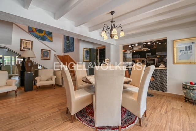 6 makuuhuone Huvila myytävänä paikassa Altea la Vella, Altea mukana uima-altaan 
autotalli - 2 900 000 € (Ref: 10041917)