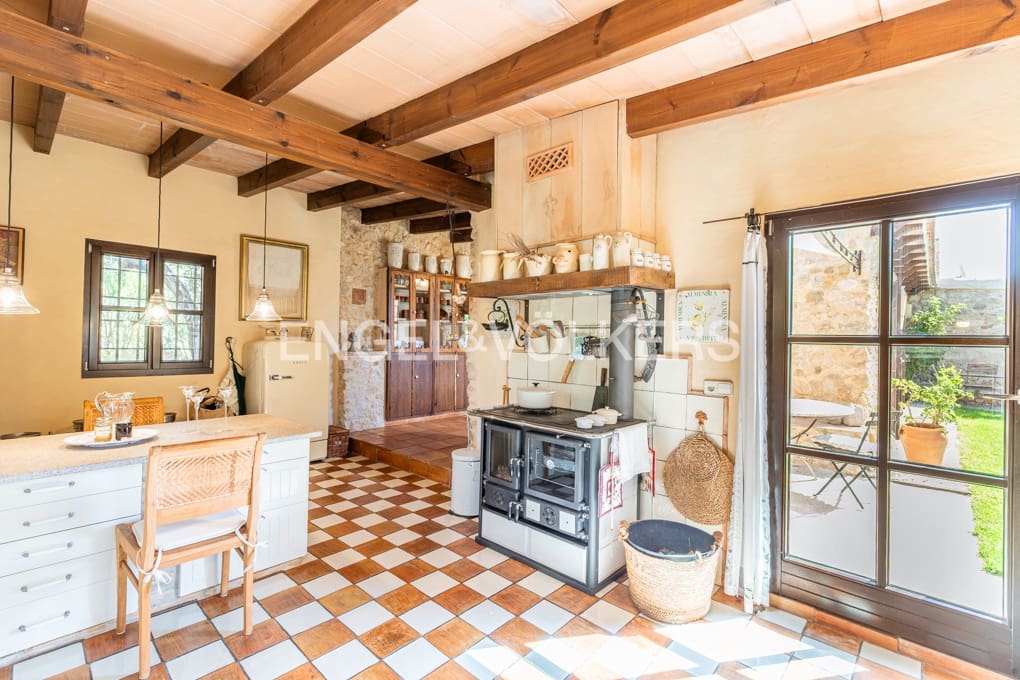 3 sypialnia Finka/Dom wiejski na sprzedaż w Balones z basenem garażem - 890 000 € (Ref: 10043556)